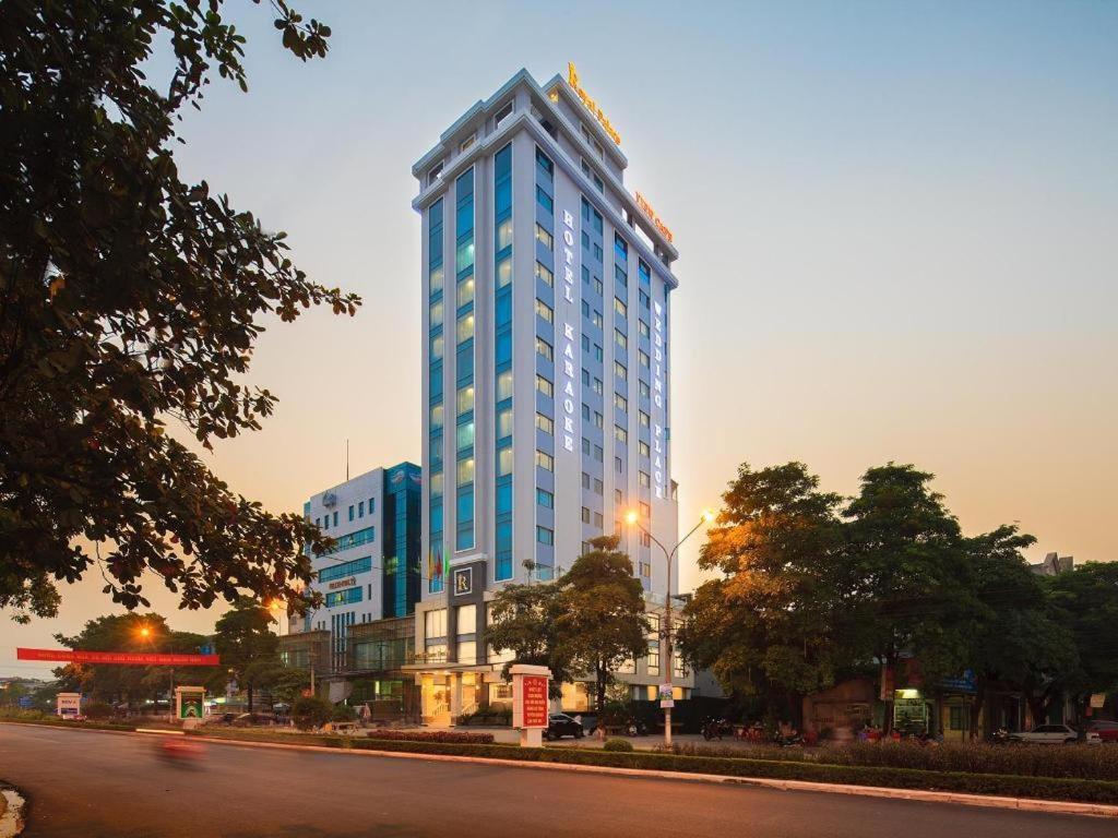 Royal Palace Hotel Tuyen Quang Exterior photo