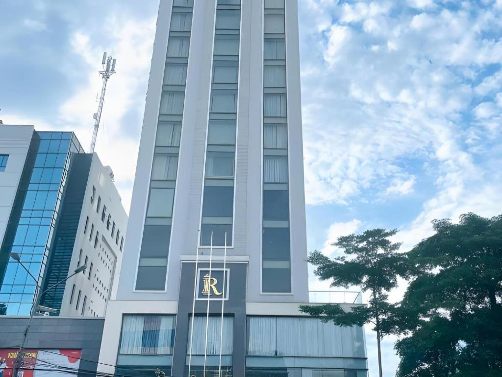 Royal Palace Hotel Tuyen Quang Exterior photo