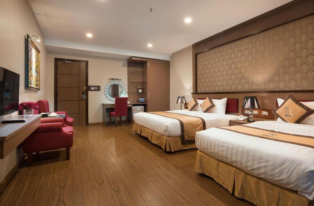 Royal Palace Hotel Tuyen Quang Exterior photo