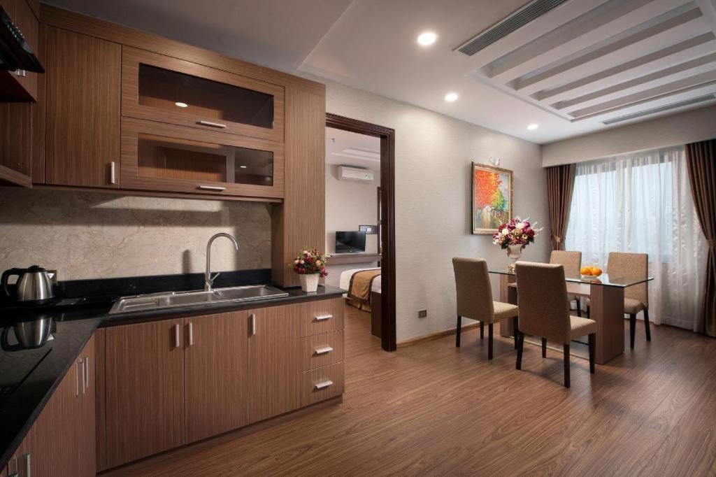 Royal Palace Hotel Tuyen Quang Exterior photo